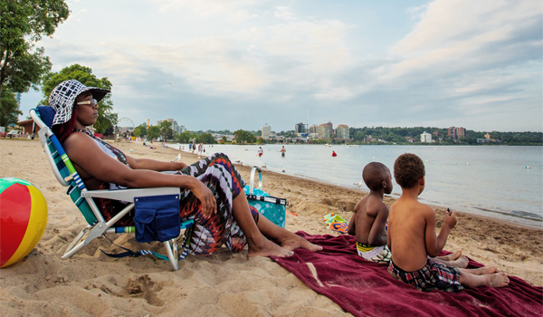 People relaxing in a beach