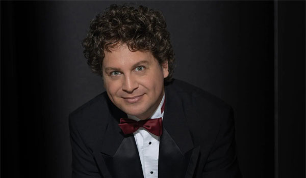 Pianist Daniel Vnukowski
