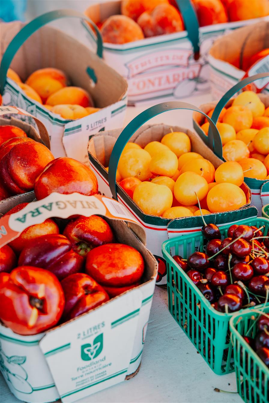 LAF_6124 fruits in baskets