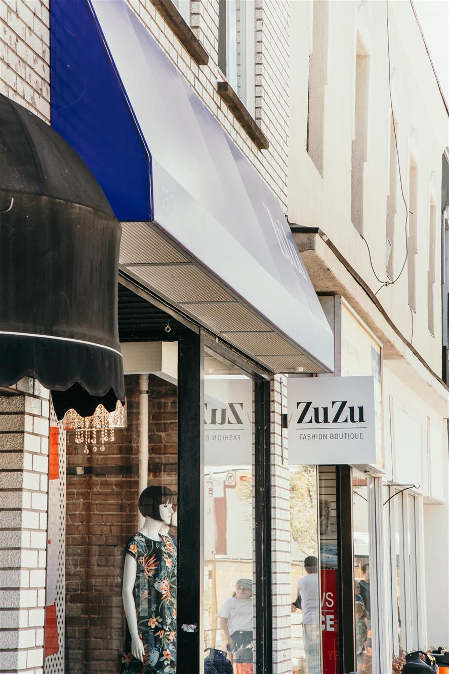 LAF_7053 zuzu boutique exterior