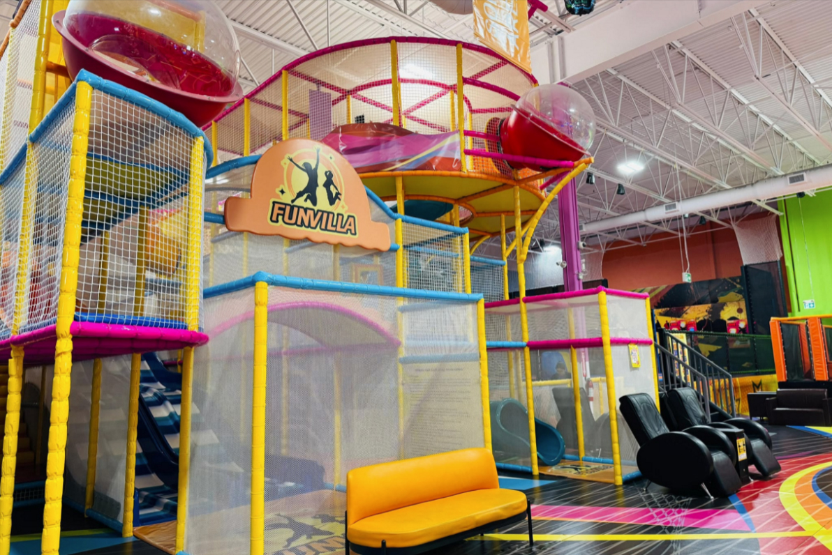 Play structure at Funvilla Barrie