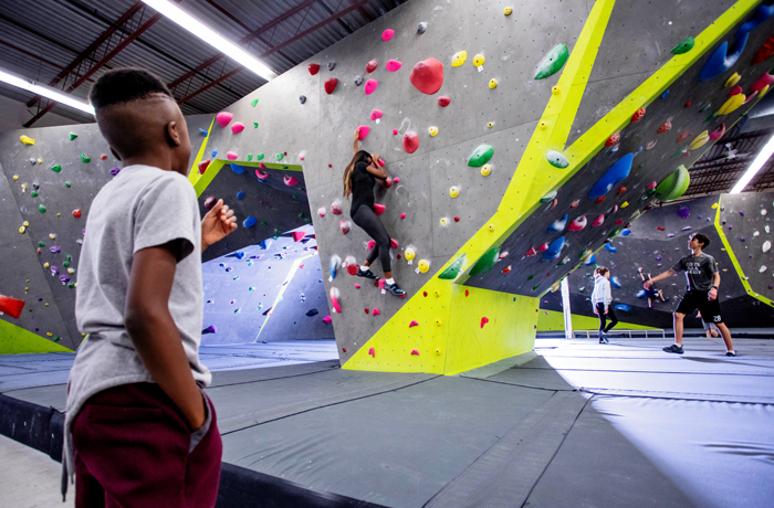 alt rock climbing gym